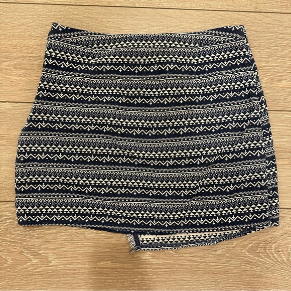 LF One Way Blue Patterned Mini Skirt - Picture 4 of 6